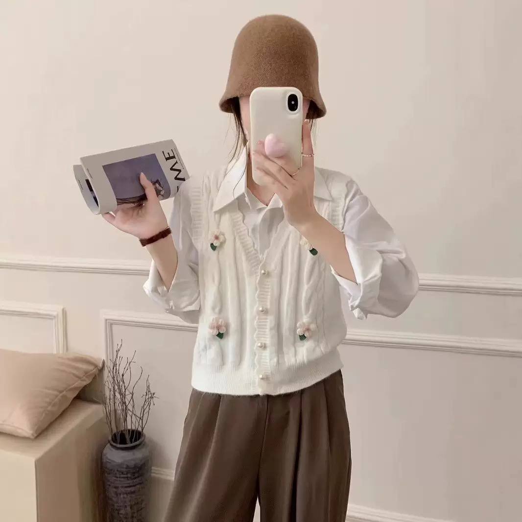 Women's Floral Cable Knit Sweater Vest
