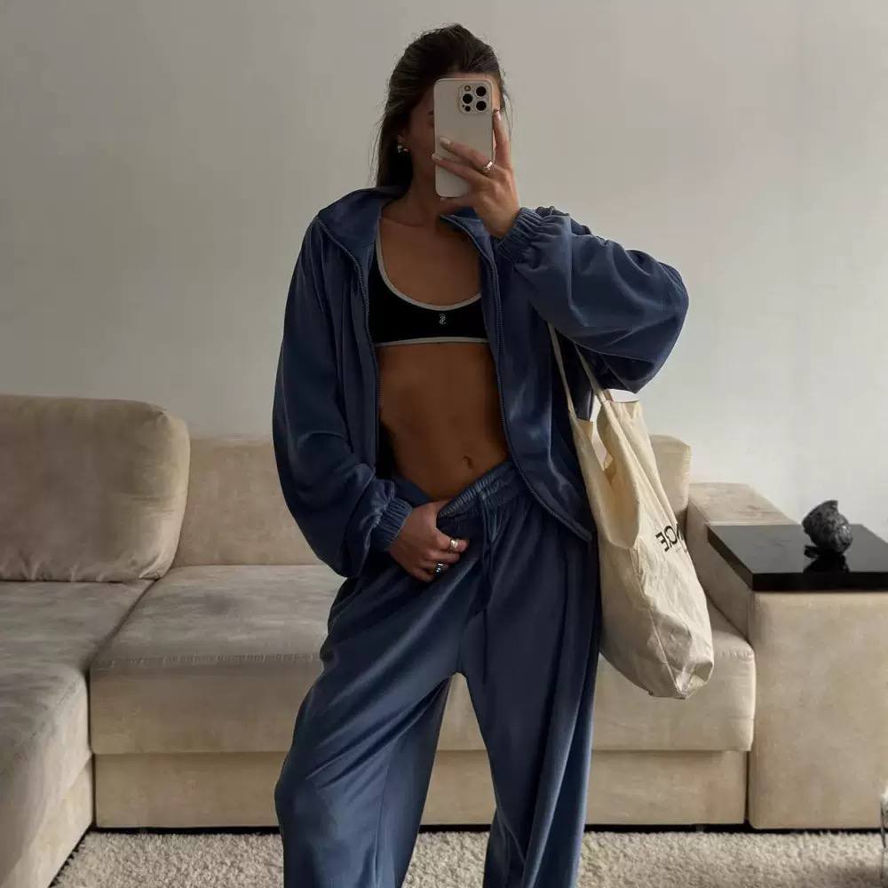 Velvet Tracksuit Set – Zip-Up Hoodie Jacket & Wide-Leg Jogger Pants, Relaxed Fit