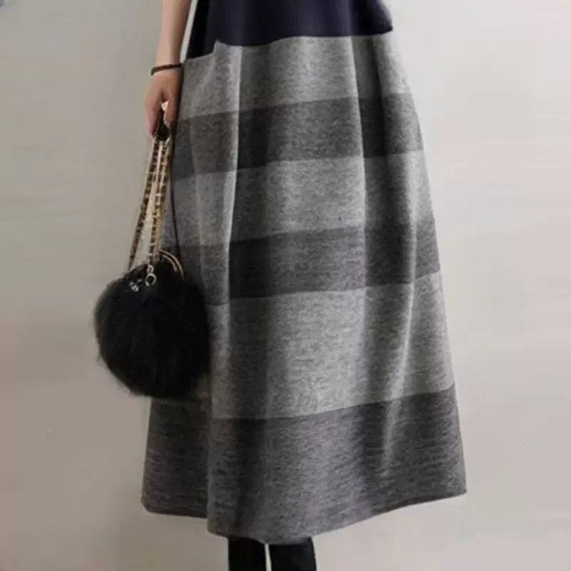 Women’s Colour Block Round Neck Long Sleeve A-Line Knit Maxi Dress